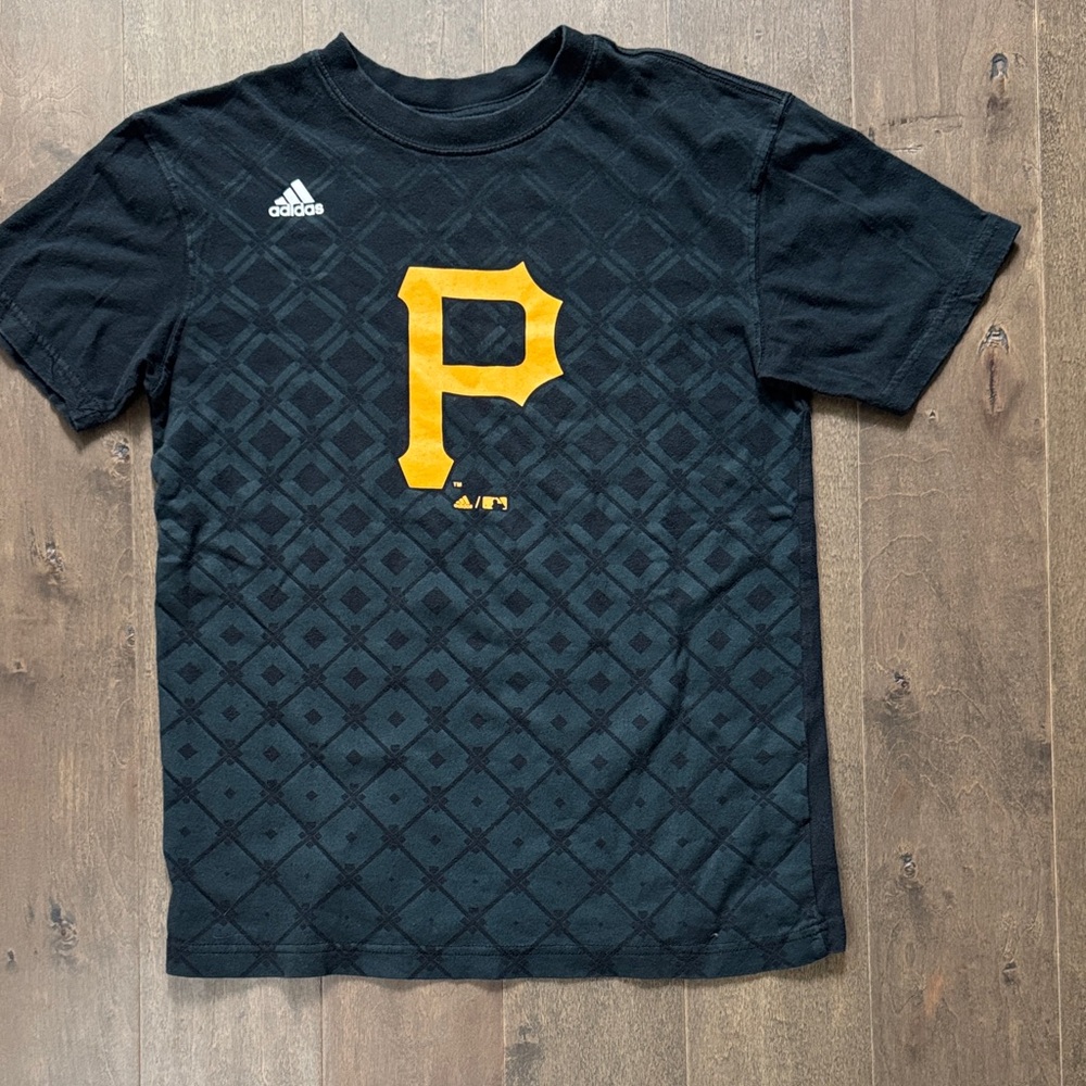 adidas Pittsburgh Pirates MLB Boys Large 14/16 Black Gold Graphic Tee